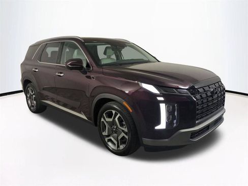 Used 2023 Hyundai Palisade Limited FWD image 2
