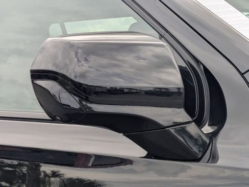 Certified 2025 Chevrolet Suburban Z71 AWD/4WD image 12