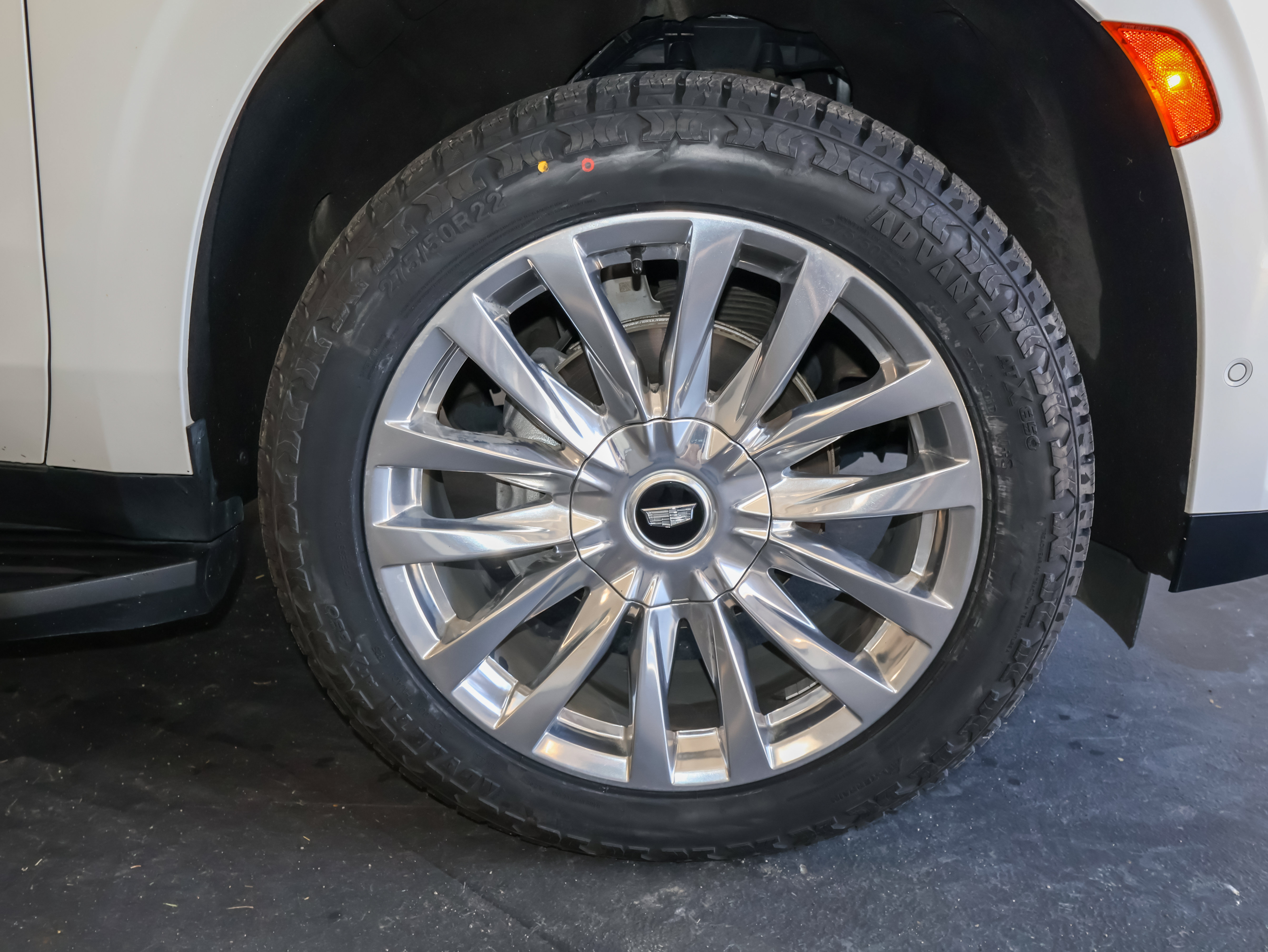 Used 2024 Cadillac Escalade Premium Luxury w/ Performance Package AWD/4WD image 53