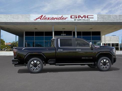 New 2025 GMC Sierra 2500 Denali w/ Denali Reserve Package image 5