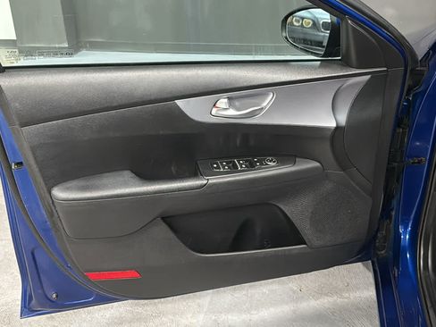Used 2023 Kia Forte LXS FWD image 9