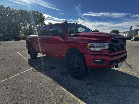 Used 2022 RAM 3500 Laramie AWD/4WD image 6