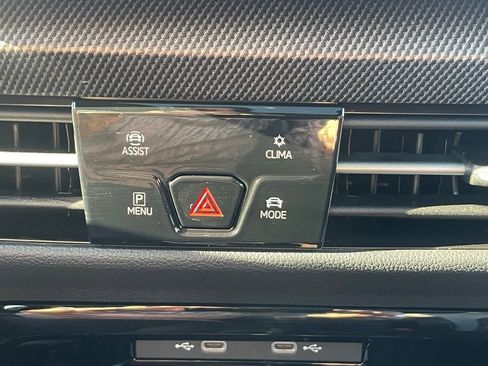 Used 2025 Volkswagen GTI SE image 33