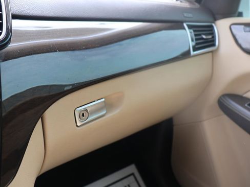 Used 2017 Mercedes-Benz GLS 450 450 4MATIC w/ Premium Package image 31