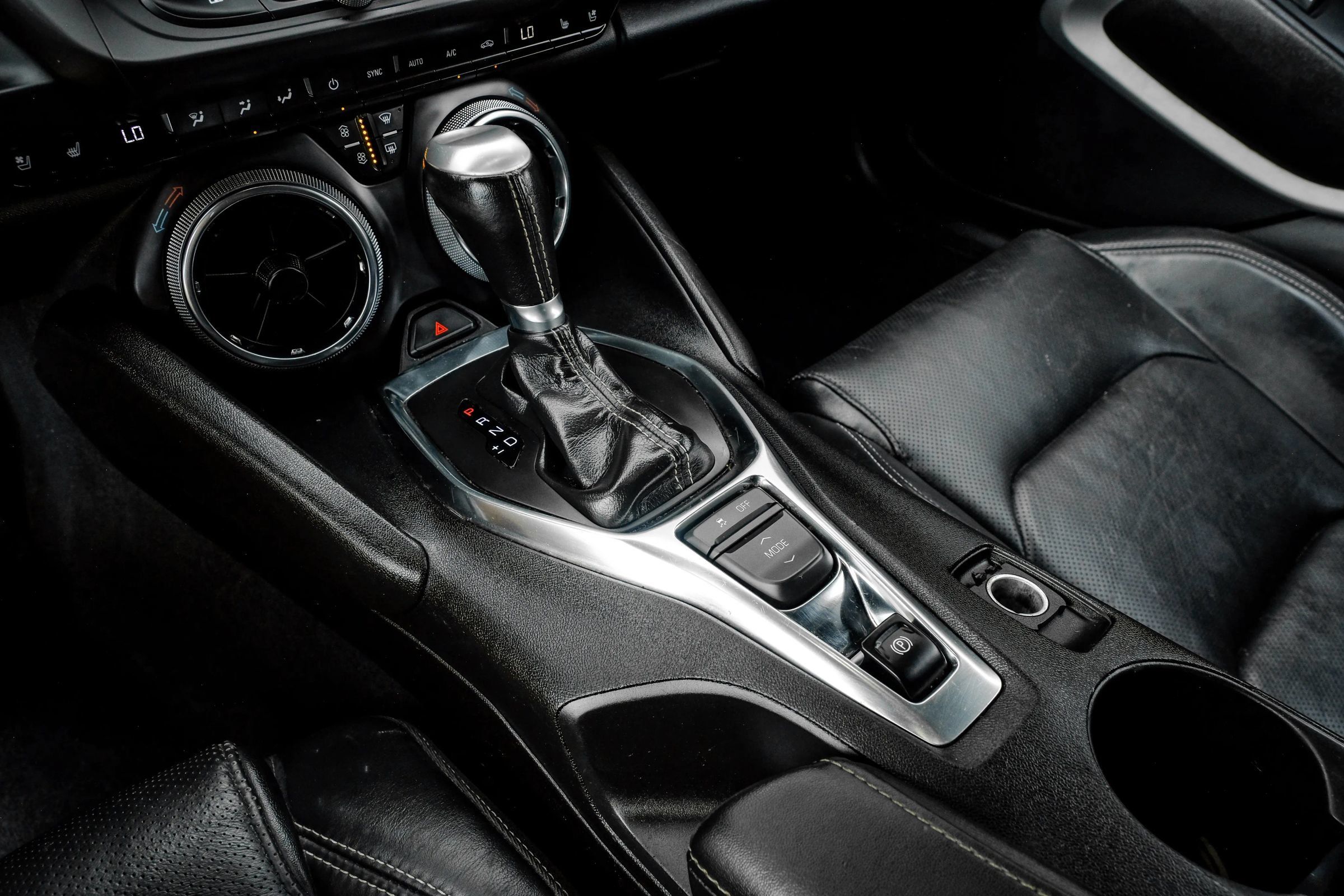 Used 2019 Chevrolet Camaro LT RWD image 32