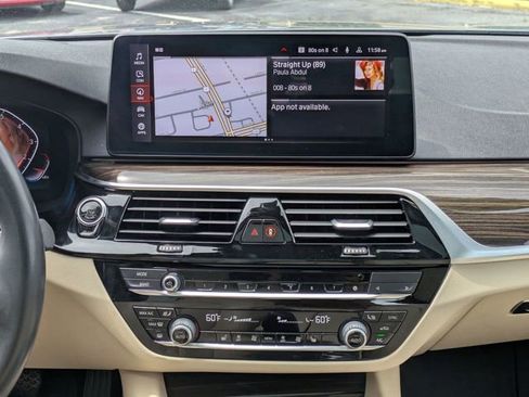 Used 2021 BMW 530i w/ Premium Package RWD image 21