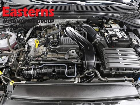 Used 2025 Volkswagen Jetta SE FWD image 7