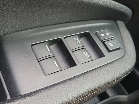 Used 2022 Honda Ridgeline Sport image 15