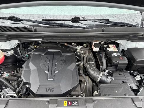 Used 2022 Kia Carnival LX FWD image 22