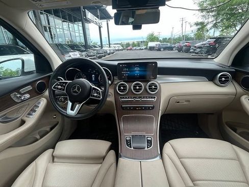 Used 2022 Mercedes-Benz GLC 300 4MATIC image 12
