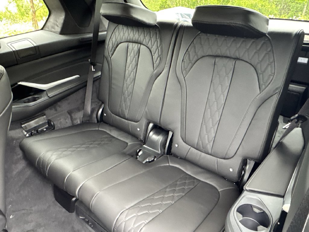 Used 2027 BMW X7 M60i AWD/4WD image 26