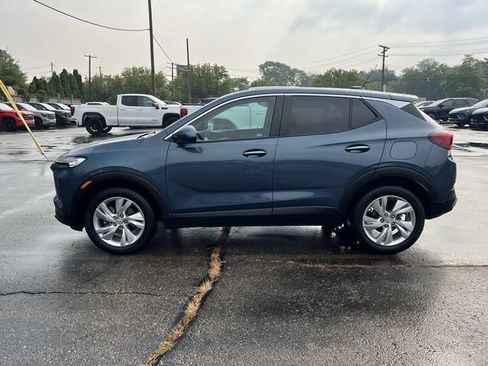 Used 2024 Buick Encore GX Preferred w/ Comfort Package FWD image 2