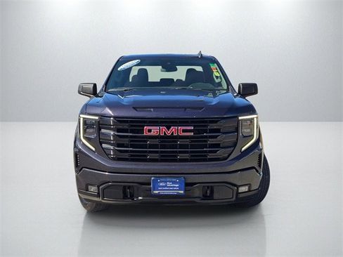 Used 2022 GMC Sierra 1500 Elevation image 2