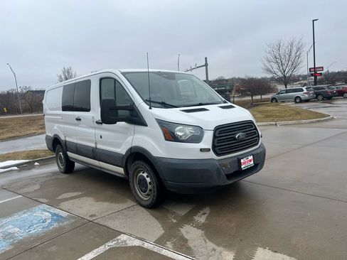 Used 2016 Ford Transit 250 130 Low Roof image 4
