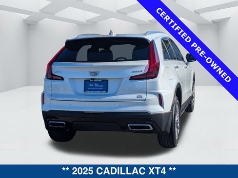 Used 2025 Cadillac XT4 Premium Luxury image 4