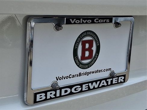 Certified 2025 Volvo XC60 B5 Plus image 30