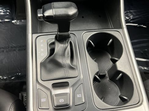 Used 2025 Kia Carnival FWD image 63