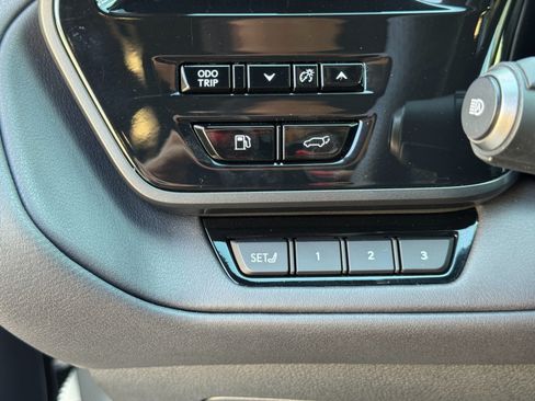 Used 2025 Lexus TX 500h AWD w/ Technology Package image 17