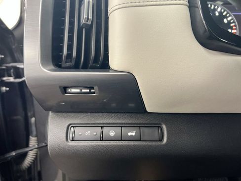 Used 2024 Nissan Pathfinder SL w/ SL Premium Package AWD/4WD image 19