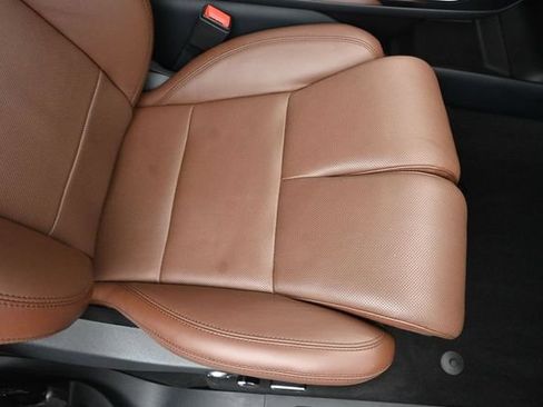 Certified 2025 Lincoln Navigator Reserve AWD/4WD image 34