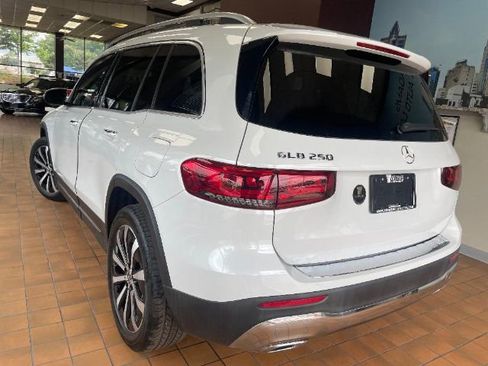 Used 2021 Mercedes-Benz GLB 250 w/ Premium Package image 5