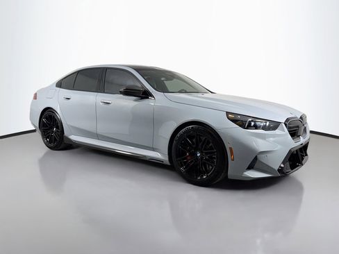 New 2026 BMW M5 w/ Carbon Package image 3