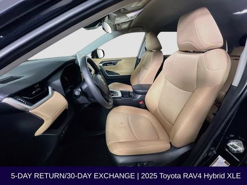 Used 2025 Toyota RAV4 XLE AWD/4WD image 13