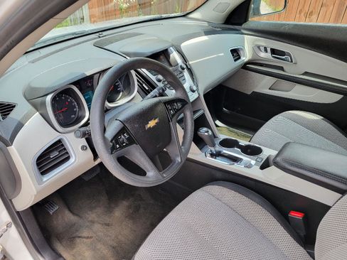 Used 2017 Chevrolet Equinox LS FWD image 5