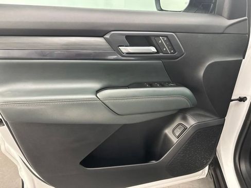 Used 2026 GMC Terrain AT4 w/ Convenience Package III AWD/4WD image 19