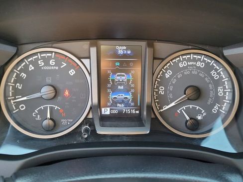 Used 2023 Toyota Tacoma TRD Off-Road image 31