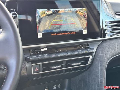 Certified 2025 Toyota Camry XLE image 27