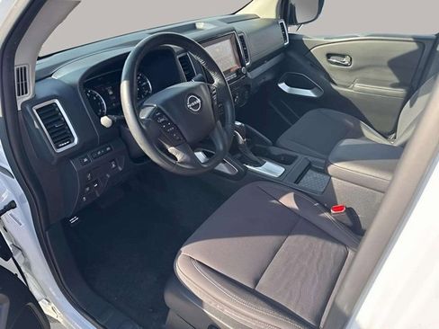 Used 2023 Nissan Frontier SV w/ SV Convenience Package image 5