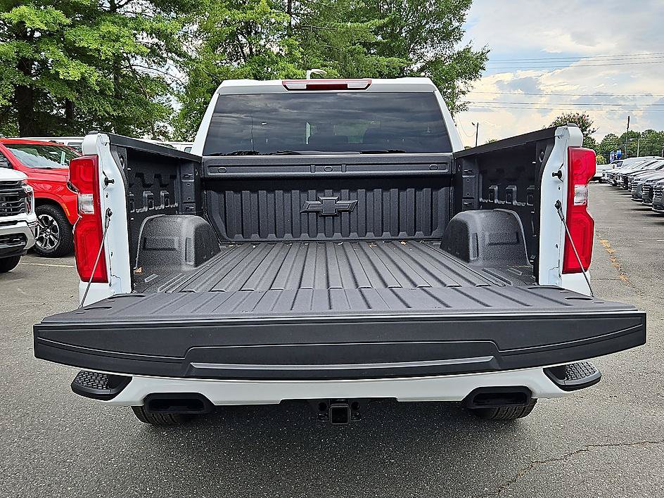 New 2026 Chevrolet Silverado 1500 RST w/ Redline Edition AWD/4WD image 8