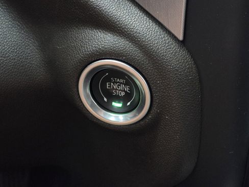 Used 2021 GMC Sierra 1500 SLT AWD/4WD image 35