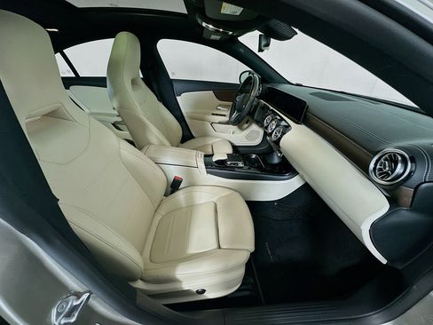 Used 2020 Mercedes-Benz CLA 250 image 32