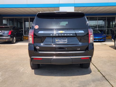 Used 2024 Chevrolet Suburban LT AWD/4WD image 7
