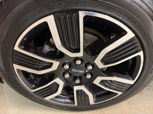 Used 2019 GMC Acadia SLT w/ Black Edition image 34