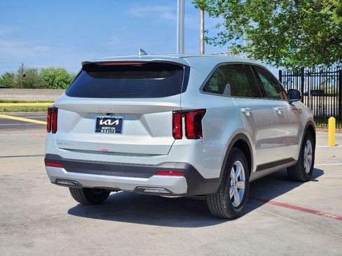 New 2026 Kia Sorento LX image 4