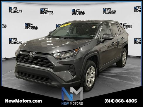 Used 2022 Toyota RAV4 LE AWD/4WD image 1