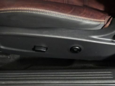 Used 2014 Dodge Challenger R/T image 23