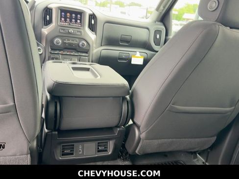 New 2026 Chevrolet Silverado 2500 Custom image 25