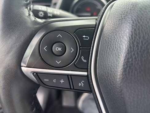 Used 2022 Toyota Camry LE w/ Cold Weather Package image 9