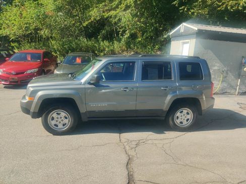 Used 2012 Jeep Patriot Sport w/ PWR Value Group AWD/4WD image 3