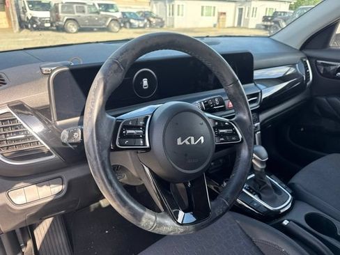Used 2024 Kia Seltos S FWD image 10