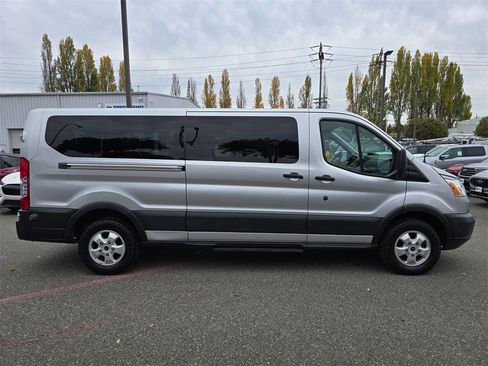 Used 2017 Ford Transit 350 XLT image 4