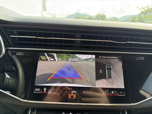 Used 2025 Audi Q8 Premium Plus AWD/4WD image 27