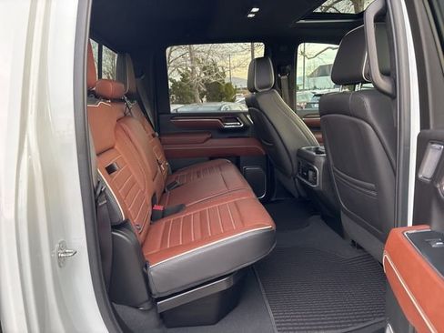 Used 2024 GMC Sierra 2500 Denali Ultimate image 32