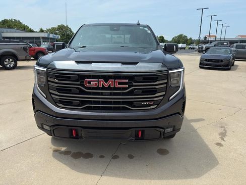 Used 2023 GMC Sierra 1500 AT4 w/ AT4 Preferred Package image 8