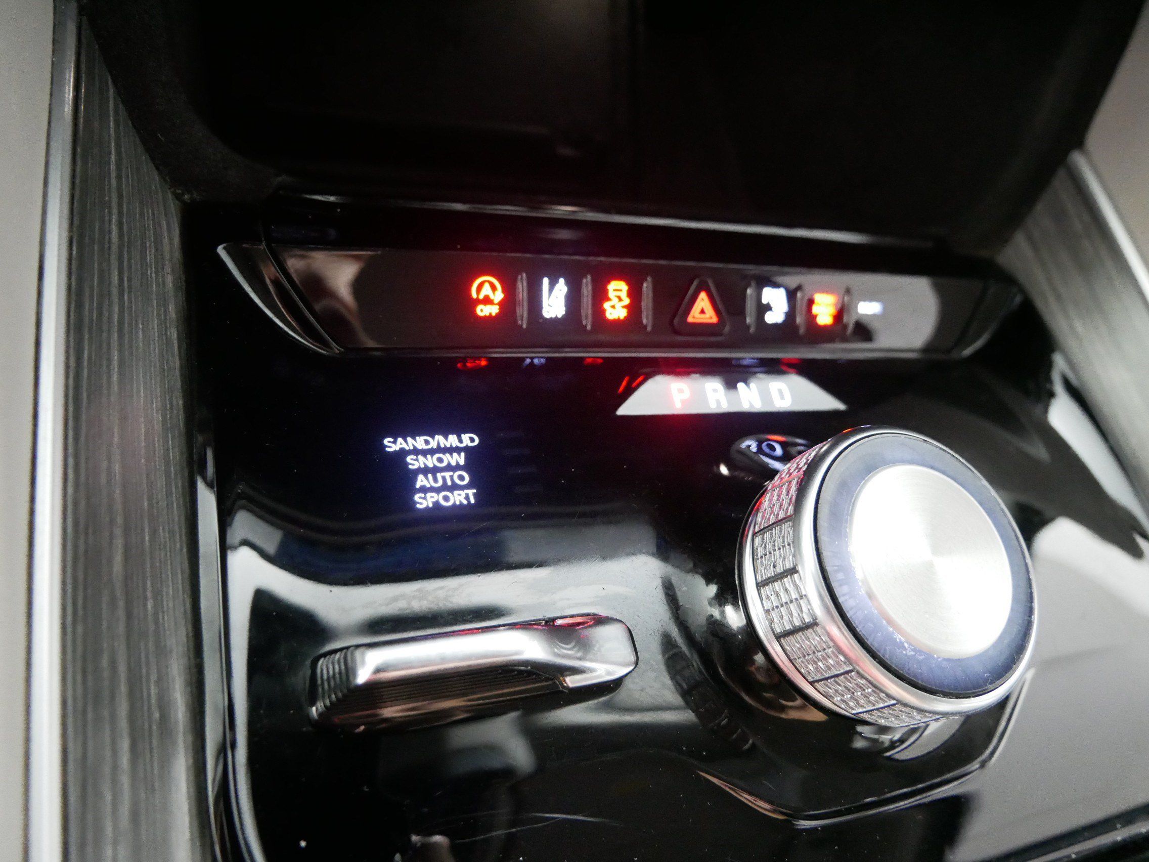 Used 2023 Jeep Wagoneer L Series II AWD/4WD image 30