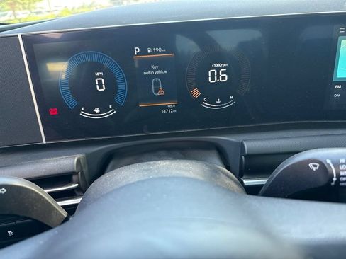 Used 2025 Hyundai Santa Cruz SEL FWD image 27